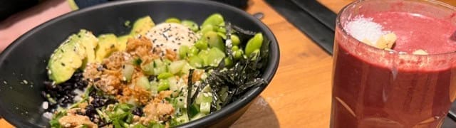 Chamonix restaurants Green Gorilla poke and smoothie