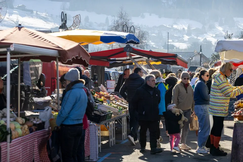 combloux-market-winter