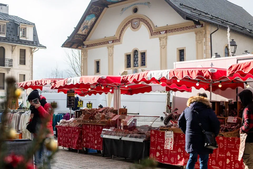 saint-gervais-market-winter